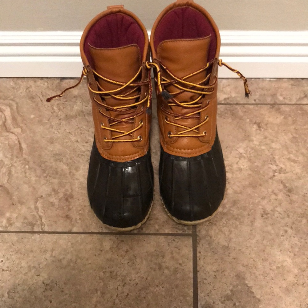 Women’s snow boots